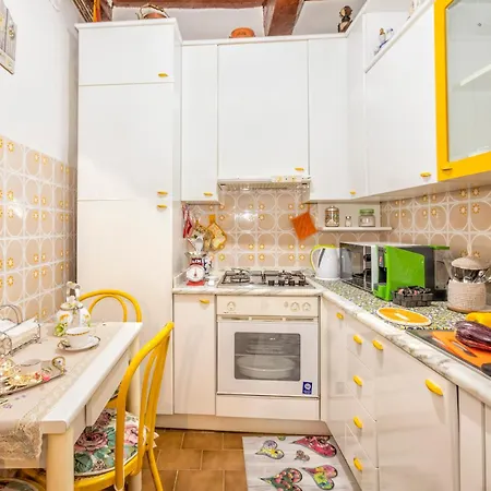 Viola Apartment *